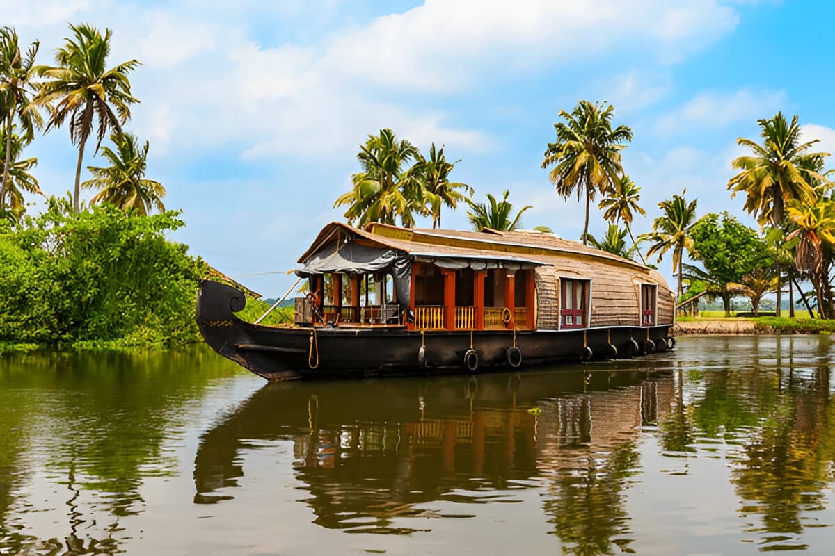 Houseboat Cruise to Cochin
